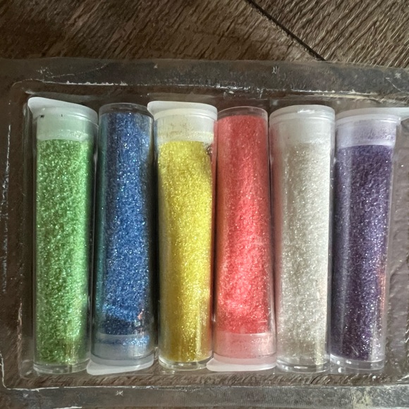 Girl Scout SWAP kits - fairy dust and unopened Irish leprechaun & shamrock pins - Picture 3 of 7